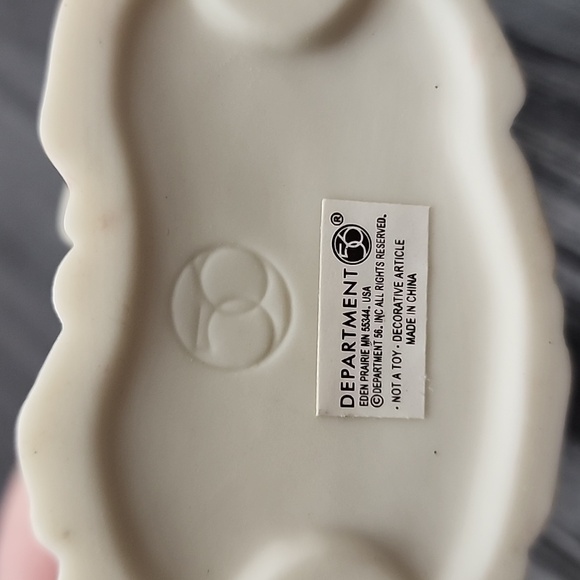 Dept 56 Snowbabies I Have Lots to Give Figurine Vintage 2002 Child with Penguin - Picture 8 of 8